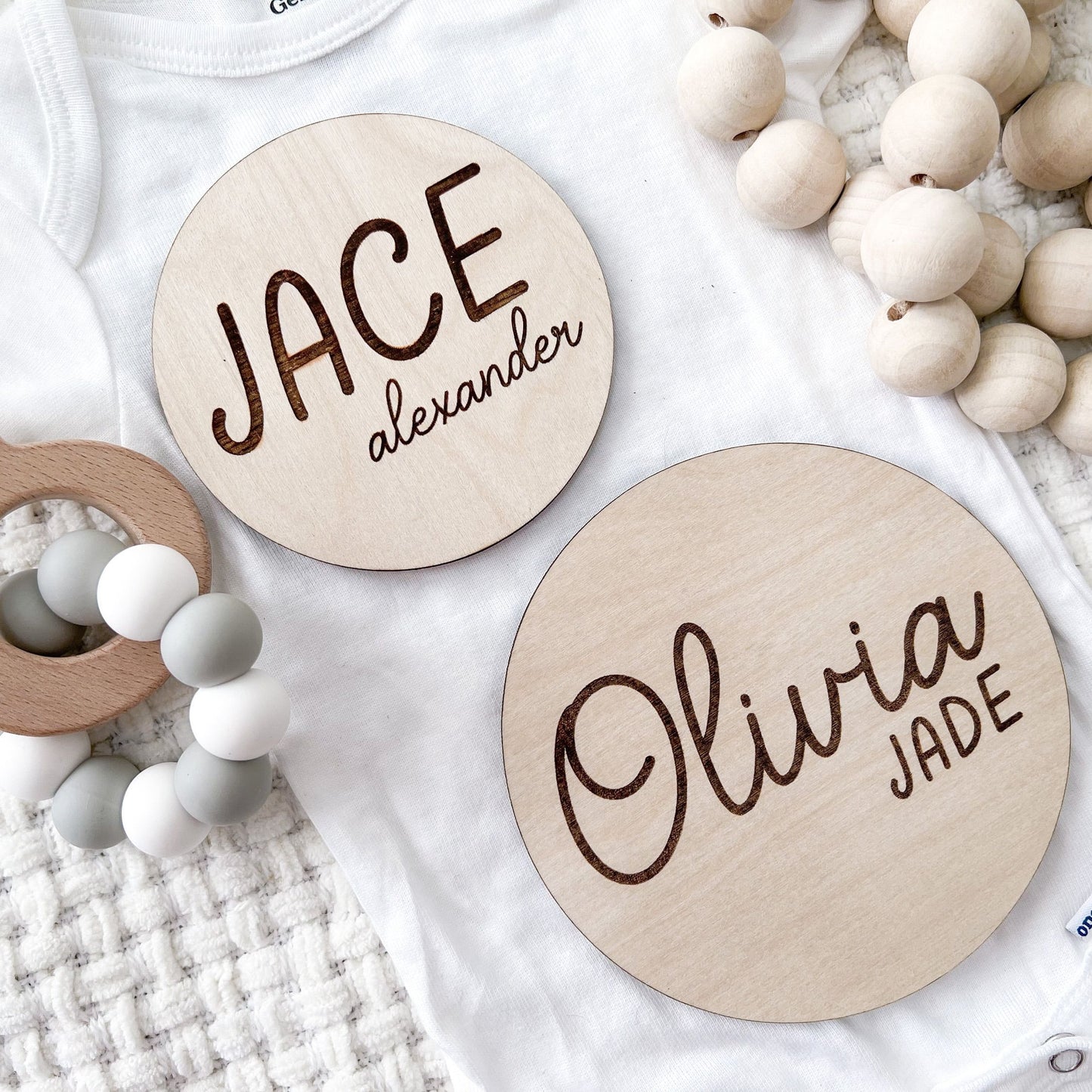 Wooden name Sign, Birth Announcement Hospital Sign, Personalized Baby Name Circle, Newborn Photo Prop, Baby Name Engraved Wood Sign
