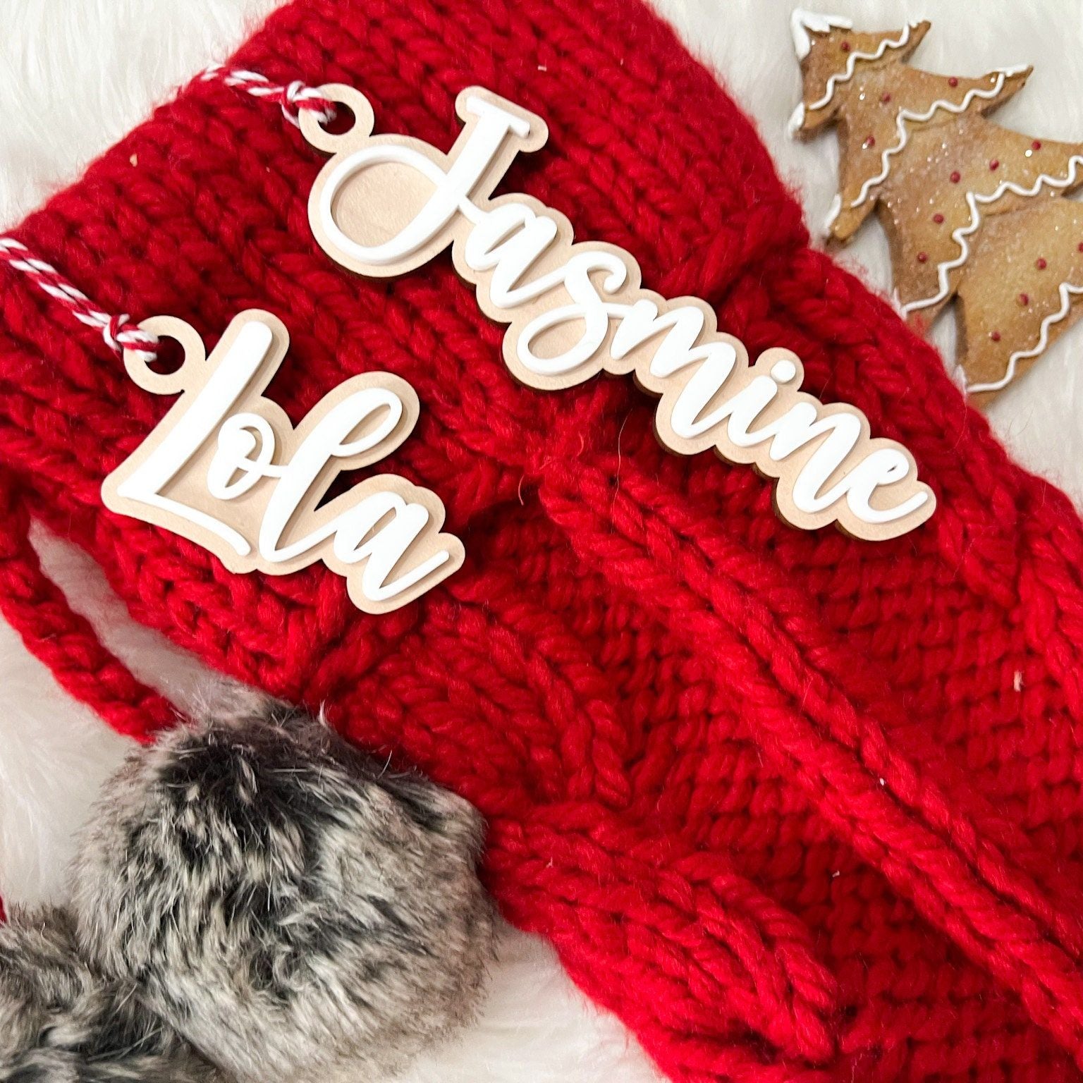 Two 3D Personalized Tags ("Lola" and "Jasmine") side-by-side, emphasizing the variation in name length and the custom size detail.