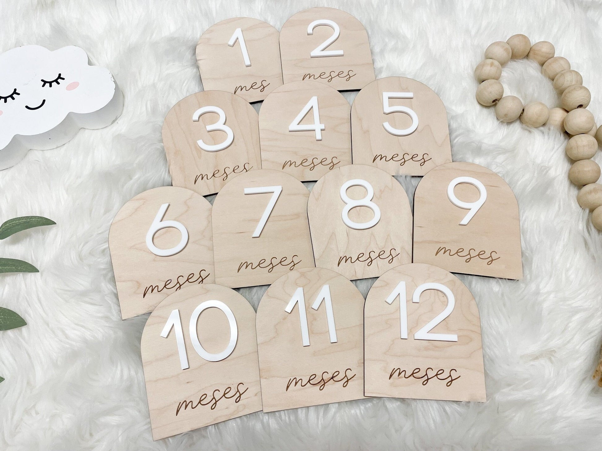 Spanish Monthly Milestone Marker, Spanish Month Photo Sign Baby, Baby Milestone Disc, Baby Shower Gift, Personalized Baby Milestone Set Arch