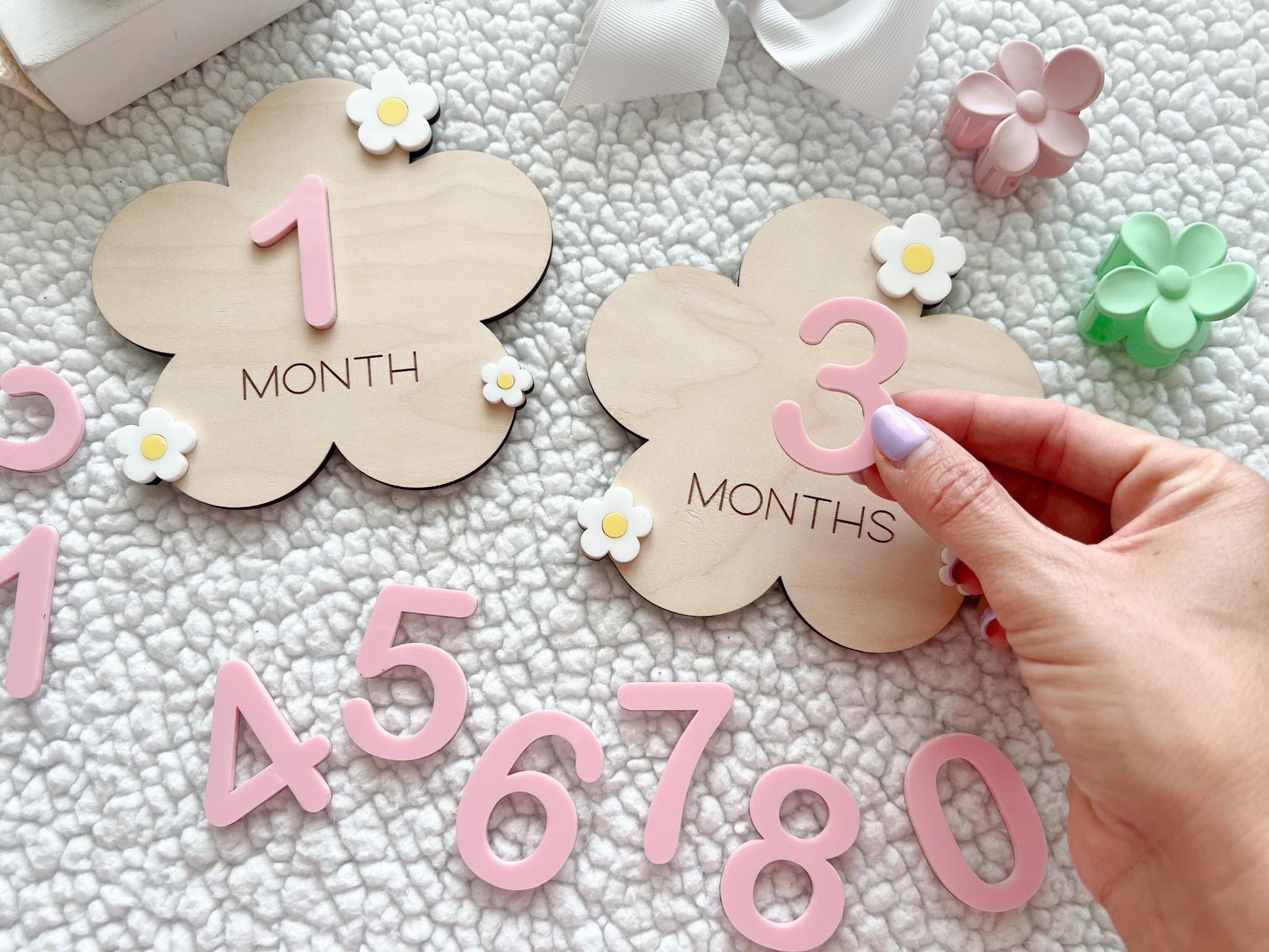 Baby Monthly Daisy Milestone Marker, Interchangeable Flower Monthly Milestone Cards, Gift for Baby Shower Gift, Newborn Photo Prop for girls