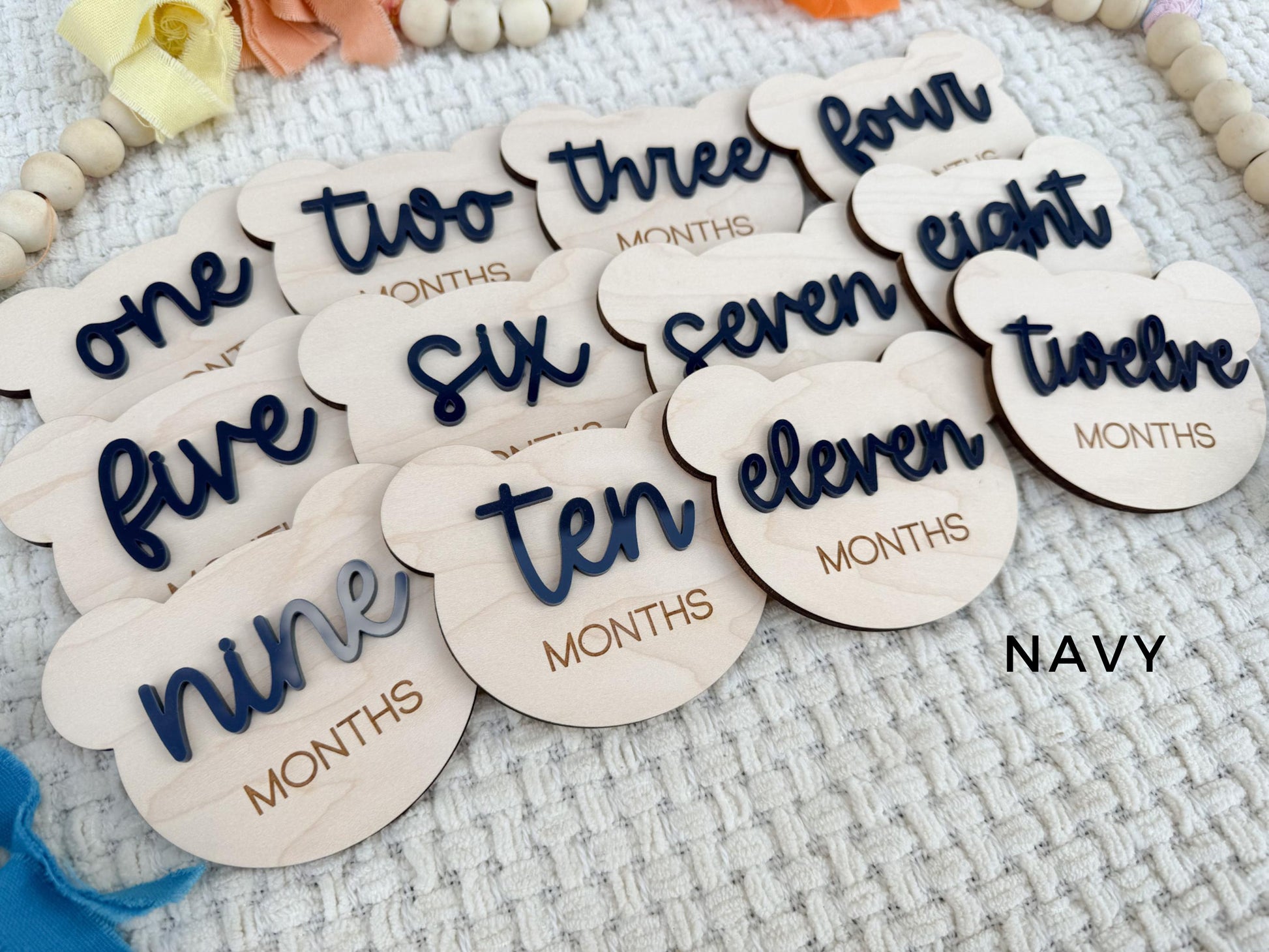 Teddy Bear Monthly Milestone Marker, Interchangeable Month Baby Bear Milestone cards, Monthly Wooden Milestone Discs, Baby Photo Signs