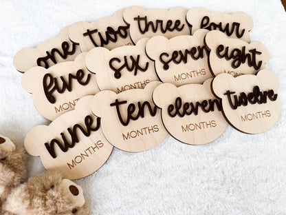 Teddy Bear Monthly Milestone Marker, Interchangeable Month Baby Bear Milestone cards, Monthly Wooden Milestone Discs, Baby Photo Signs