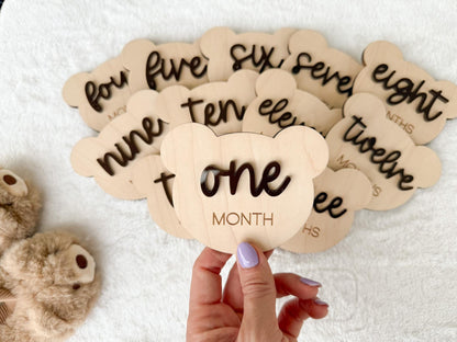 Teddy Bear Monthly Milestone Marker, Interchangeable Month Baby Bear Milestone cards, Monthly Wooden Milestone Discs, Baby Photo Signs