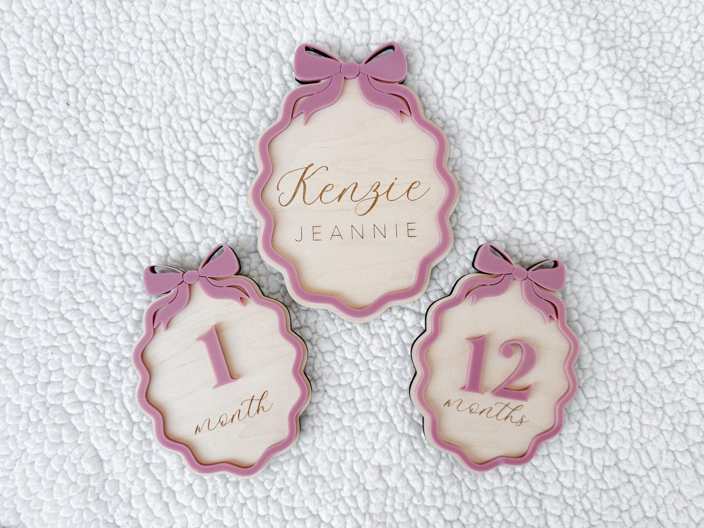 Baby Monthly Milestone Signs, Bow Milestone Cards for Girls, Monthly Baby Photo Props, Milestone Plaques for Babies, Baby Girl Milestone Set