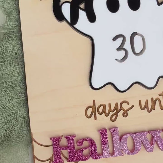Halloween Countdown Sign, Days till Halloween Board, Dry Erase Countdown to Halloween Sign For Kids, Cute Ghost Decor for Kids Room