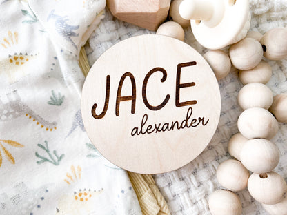 Wooden name Sign, Birth Announcement Hospital Sign, Personalized Baby Name Circle, Newborn Photo Prop, Baby Name Engraved Wood Sign