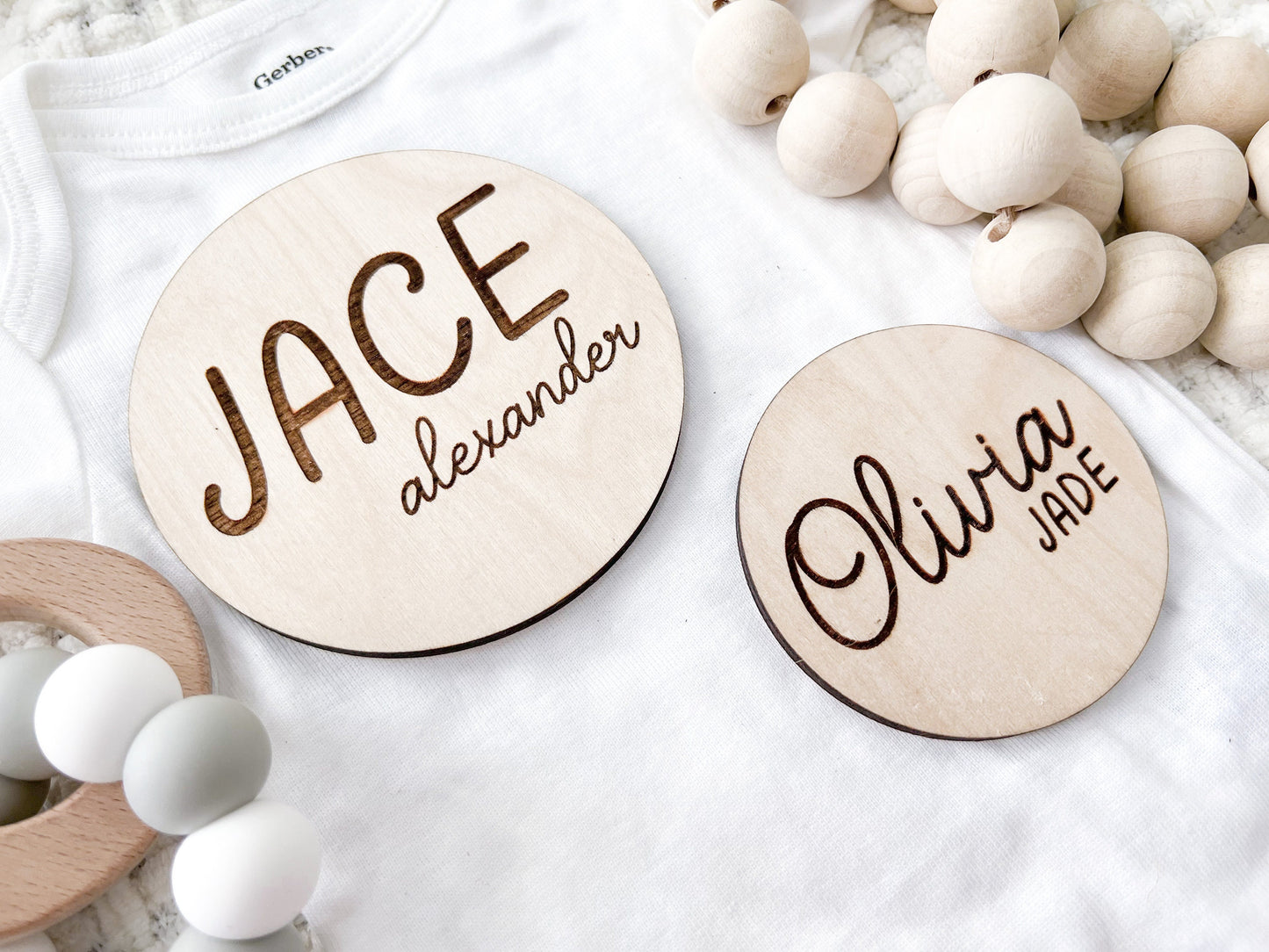Wooden name Sign, Birth Announcement Hospital Sign, Personalized Baby Name Circle, Newborn Photo Prop, Baby Name Engraved Wood Sign